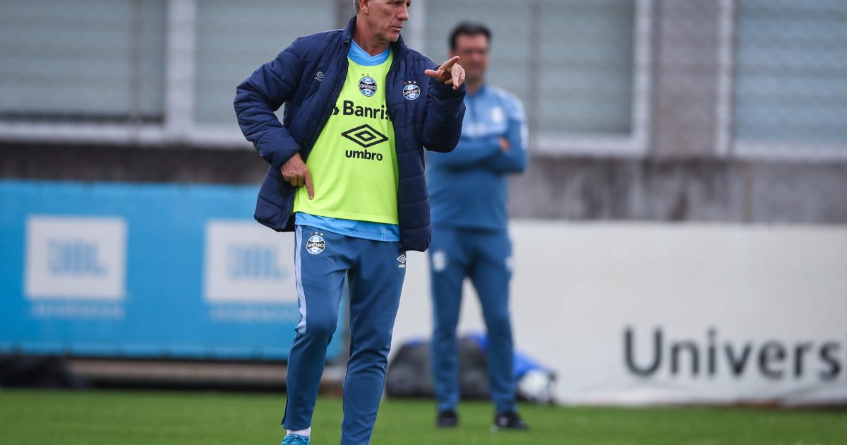 Grêmio aposta no humor para aliviar a tensão antes do confronto contra o Cruzeiro