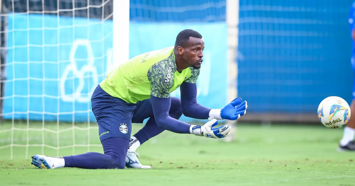 Goleiro Caíque Ganha Sequência para Confronto Contra o Caxias