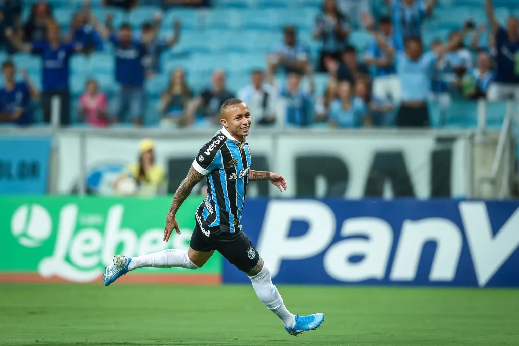 Renato Mantém o Mistério e Revelação de Novo Talento no Grêmio