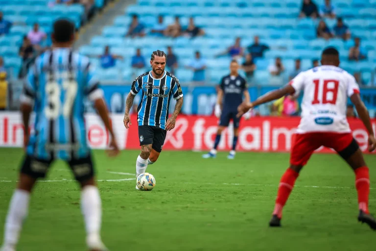 Grêmio pretende negociar Nathan Pescador