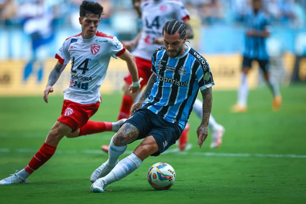 Grêmio pretende negociar Nathan Pescador