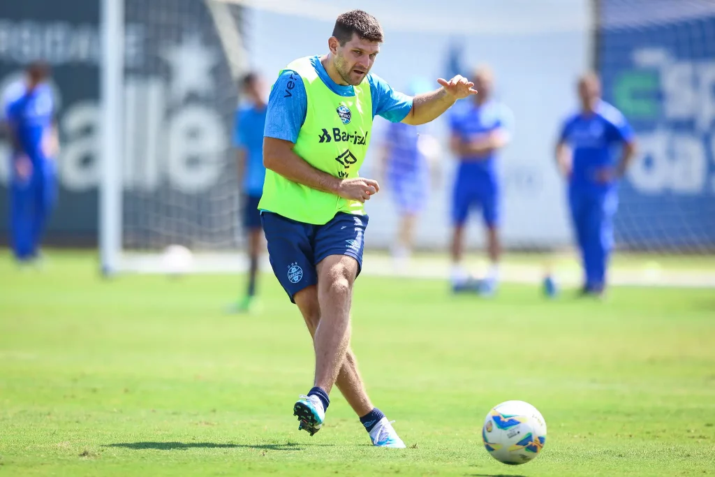 Maratona Tricolor: Grêmio Enfrenta Desafios em Abril