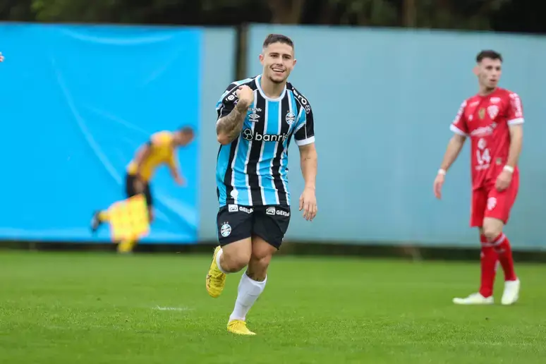 Maratona Tricolor: Grêmio Enfrenta Desafios em Abril