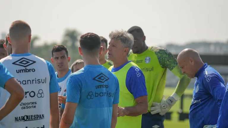 Grêmio aposta no humor para aliviar a tensão antes do confronto contra o Cruzeiro