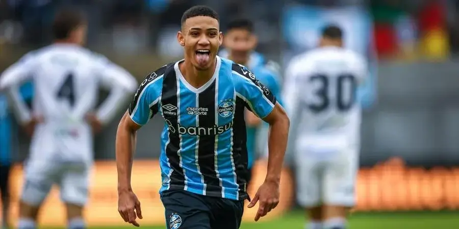 Proposta do futebol árabe por atacante do Grêmio