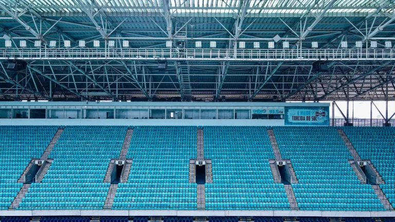 Novos refletores de LED na Arena do Grêmio e apoio financeiro da CBF