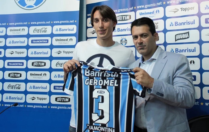 Geromel se aposenta no Grêmio.